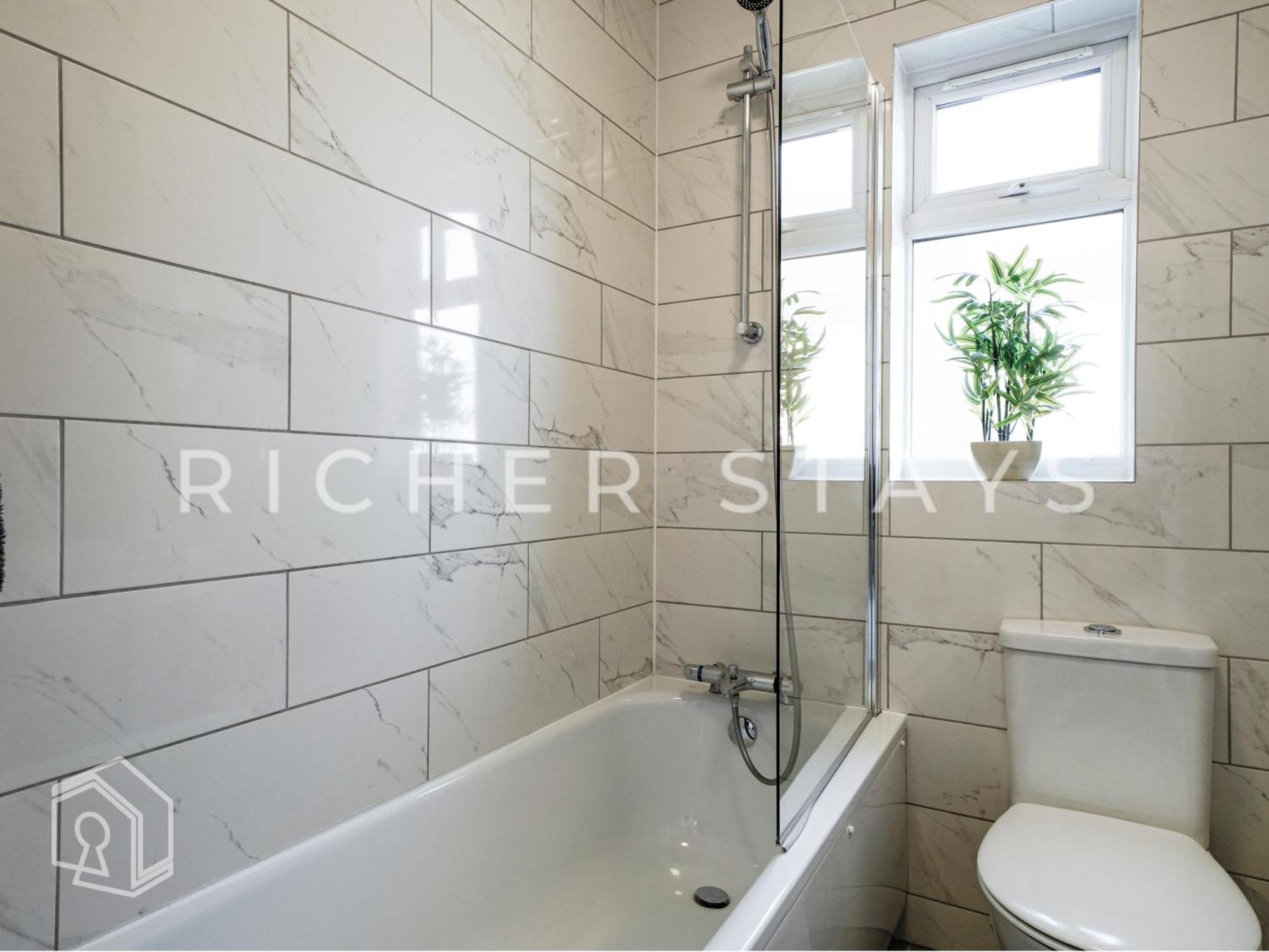 Watford Large 5Br Home - Contractors & Families Zewnętrze zdjęcie